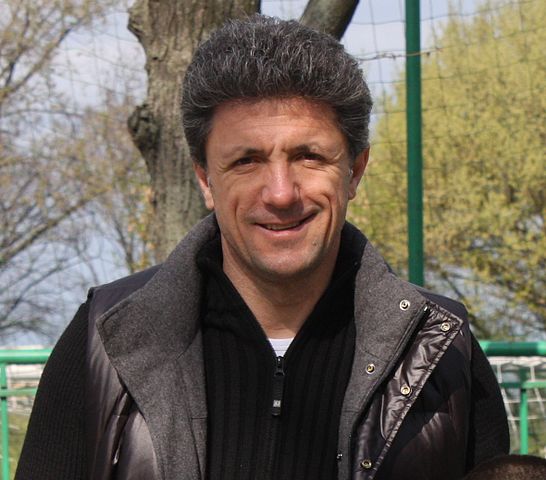 Gheorghe Popescu, fundaş român de fotbal în 2011, Galatasaray, Barcelona, România, Universitatea Craiova